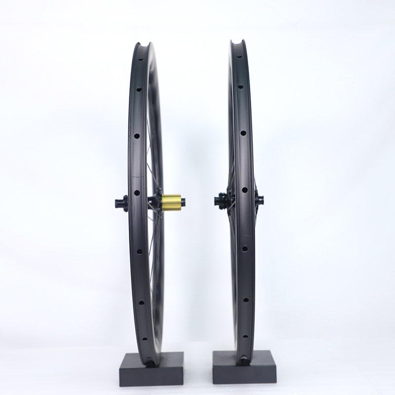 700c Carbon Fiber Bike Wheelse - Disc Lock Brake 评论和价格